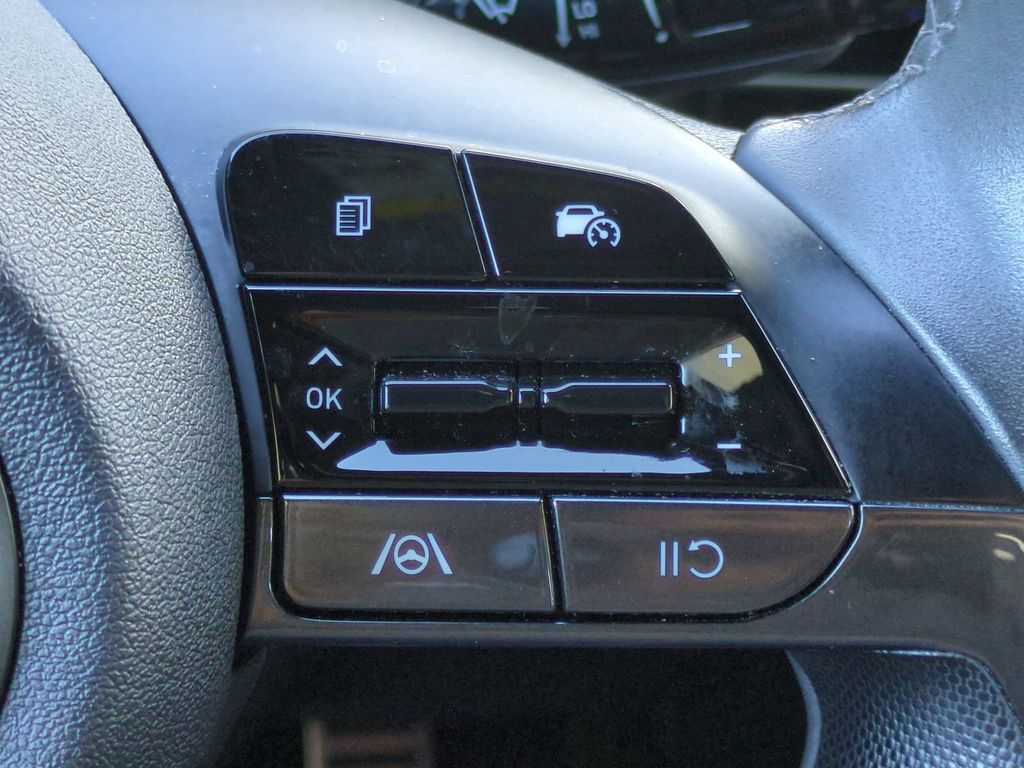 Thumbnail: 2025 Hyundai Elantra - 28