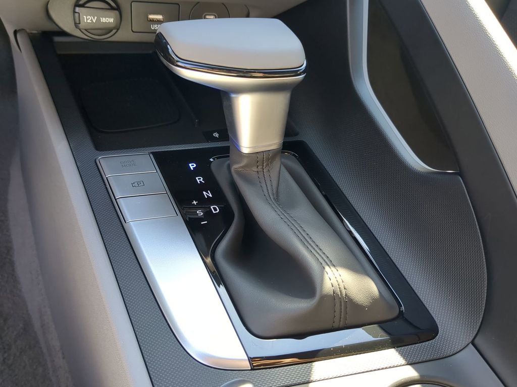 Thumbnail: 2026 Hyundai Elantra - 15