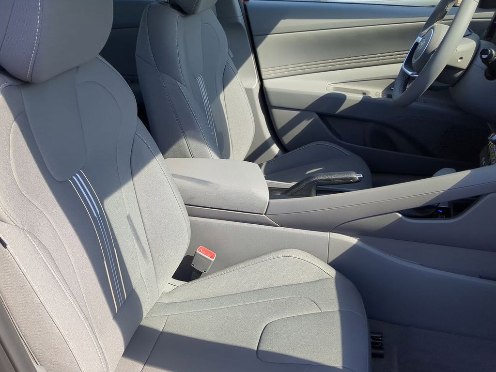 Thumbnail: 2026 Hyundai Elantra - 11