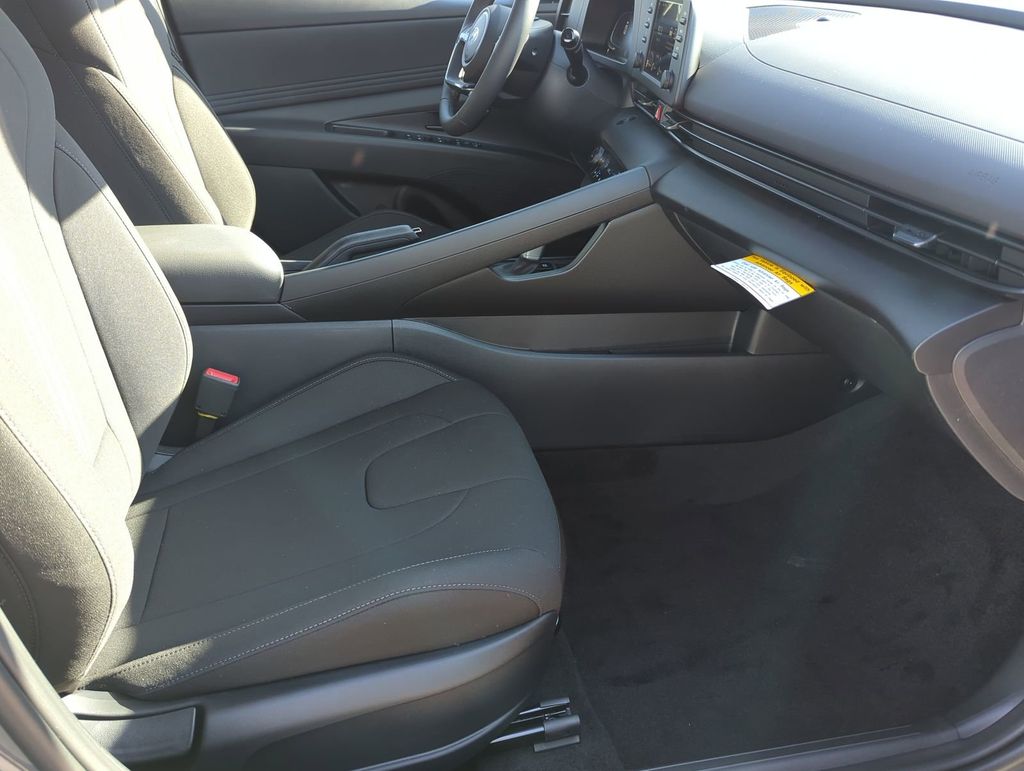 Thumbnail: 2026 Hyundai Elantra - 25