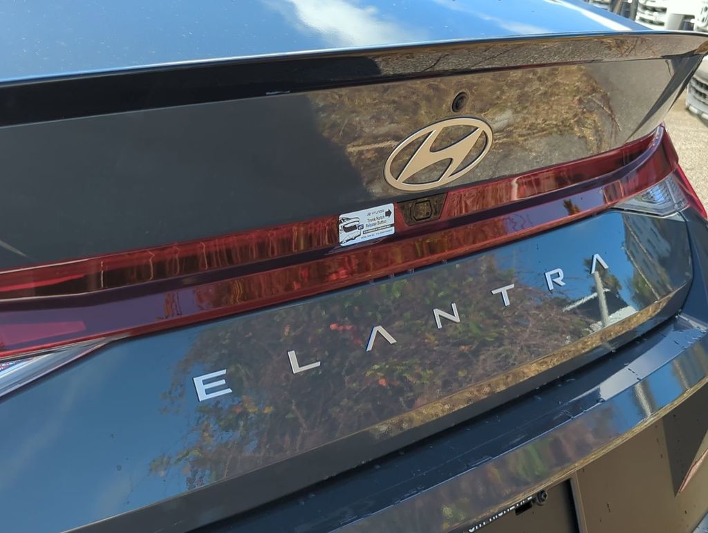Thumbnail: 2026 Hyundai Elantra - 22