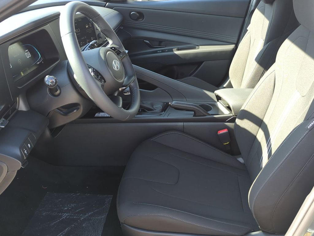 Thumbnail: 2026 Hyundai Elantra - 10