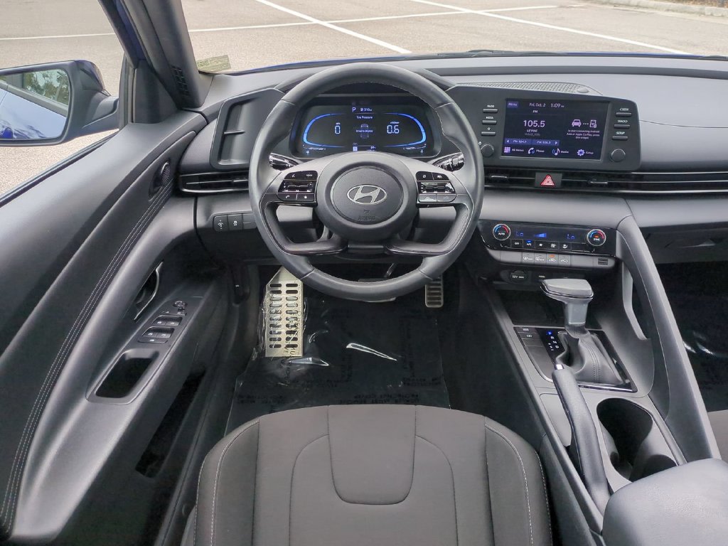 Thumbnail: 2025 Hyundai Elantra - 10