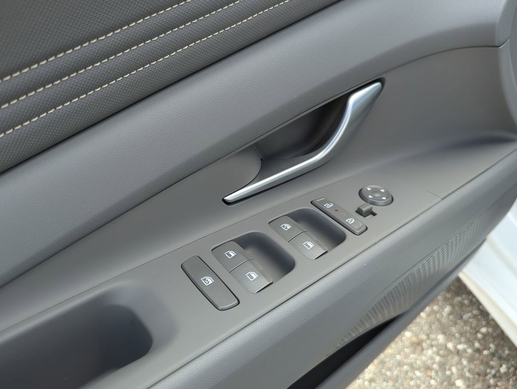 Thumbnail: 2026 Hyundai Elantra - 23