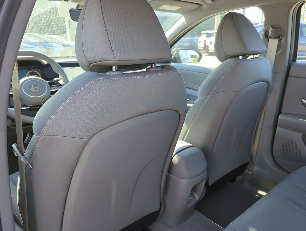 Thumbnail: 2026 Hyundai Elantra - 10