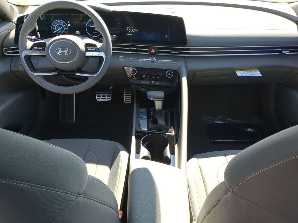 Thumbnail: 2026 Hyundai Elantra - 9