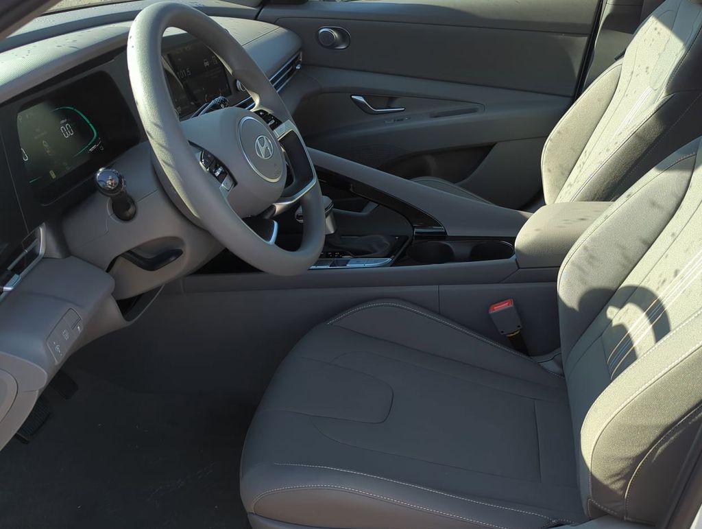 Thumbnail: 2026 Hyundai Elantra - 10