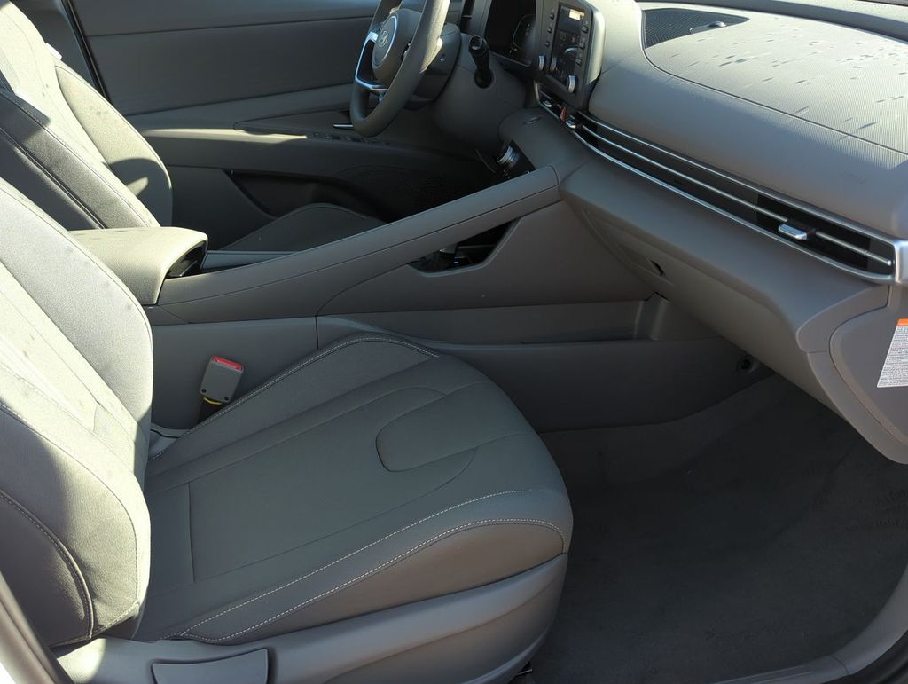 Thumbnail: 2026 Hyundai Elantra - 11
