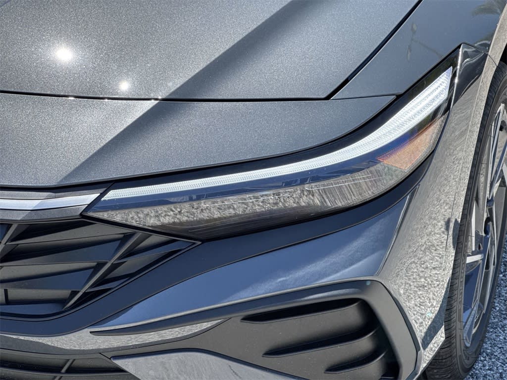 Thumbnail: 2025 Hyundai Elantra - 19