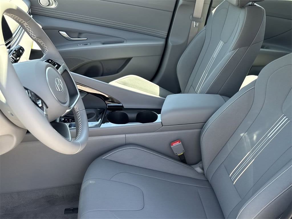 Thumbnail: 2025 Hyundai Elantra - 11