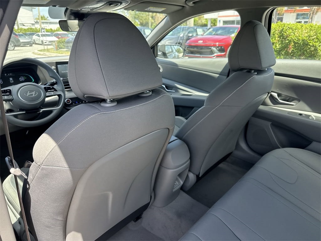 Thumbnail: 2025 Hyundai Elantra - 24