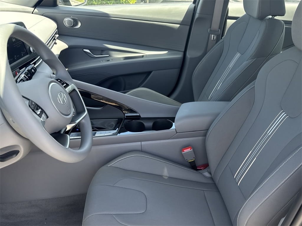 Thumbnail: 2025 Hyundai Elantra - 10