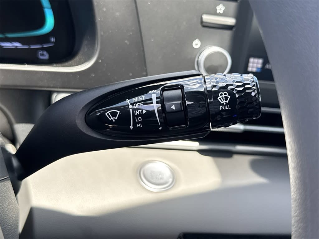 Thumbnail: 2025 Hyundai Elantra - 16