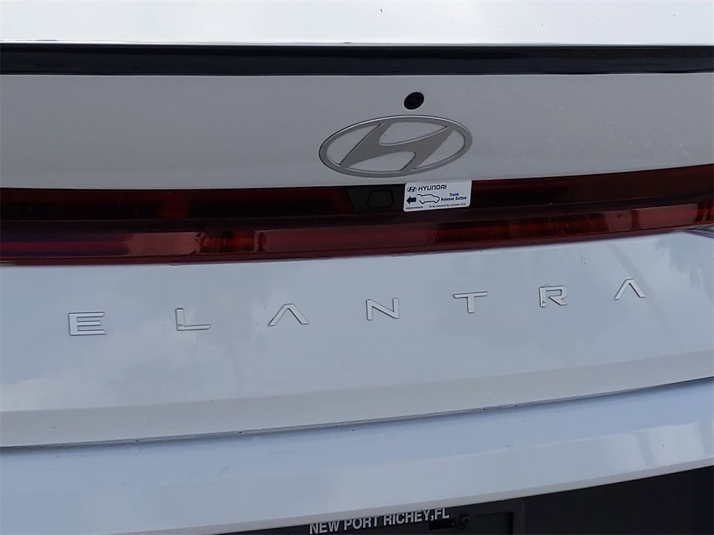 Thumbnail: 2025 Hyundai Elantra - 20