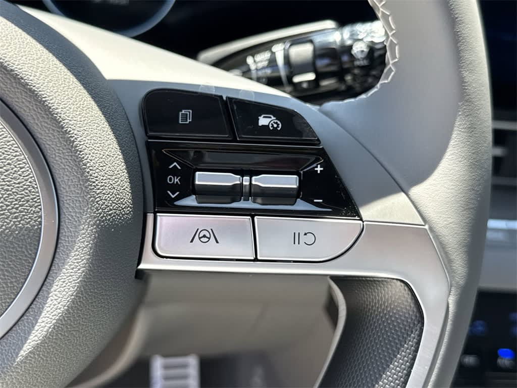 Thumbnail: 2025 Hyundai Elantra - 26