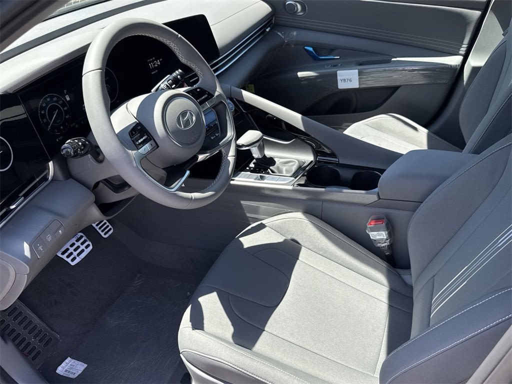 Thumbnail: 2025 Hyundai Elantra - 10