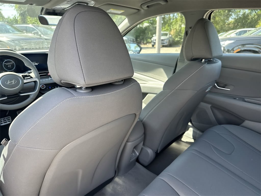 Thumbnail: 2025 Hyundai Elantra - 23