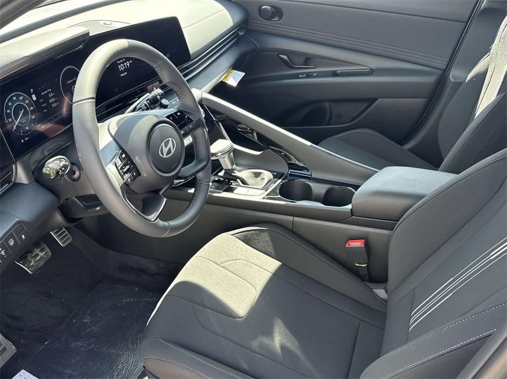 Thumbnail: 2025 Hyundai Elantra - 10