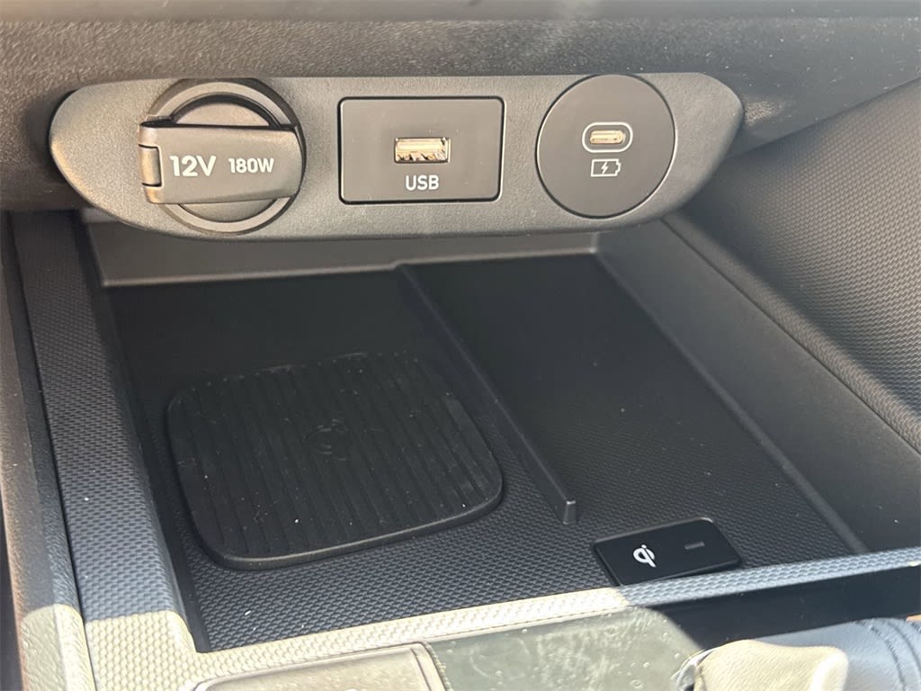 Thumbnail: 2025 Hyundai Elantra - 32