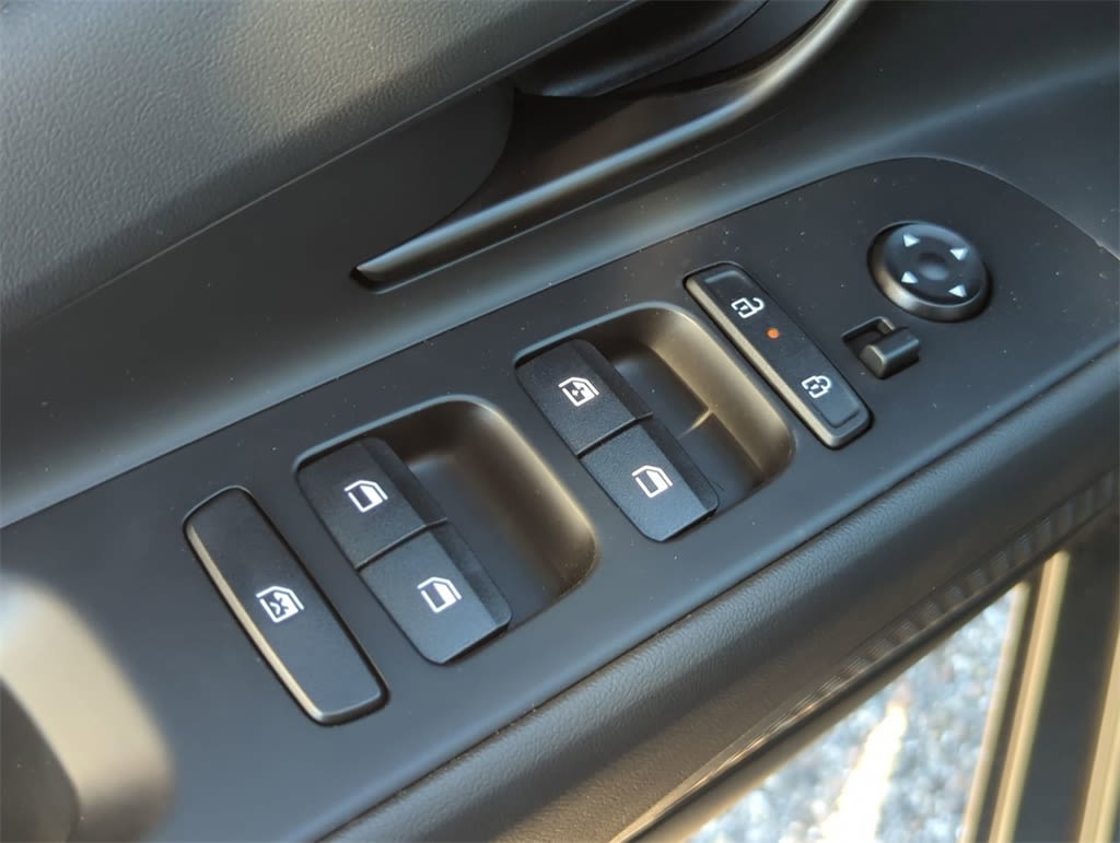 Thumbnail: 2025 Hyundai Elantra - 25