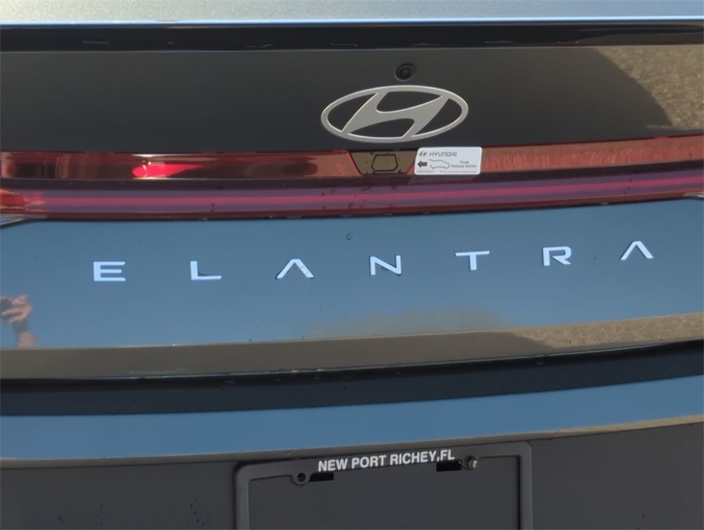 Thumbnail: 2025 Hyundai Elantra - 24