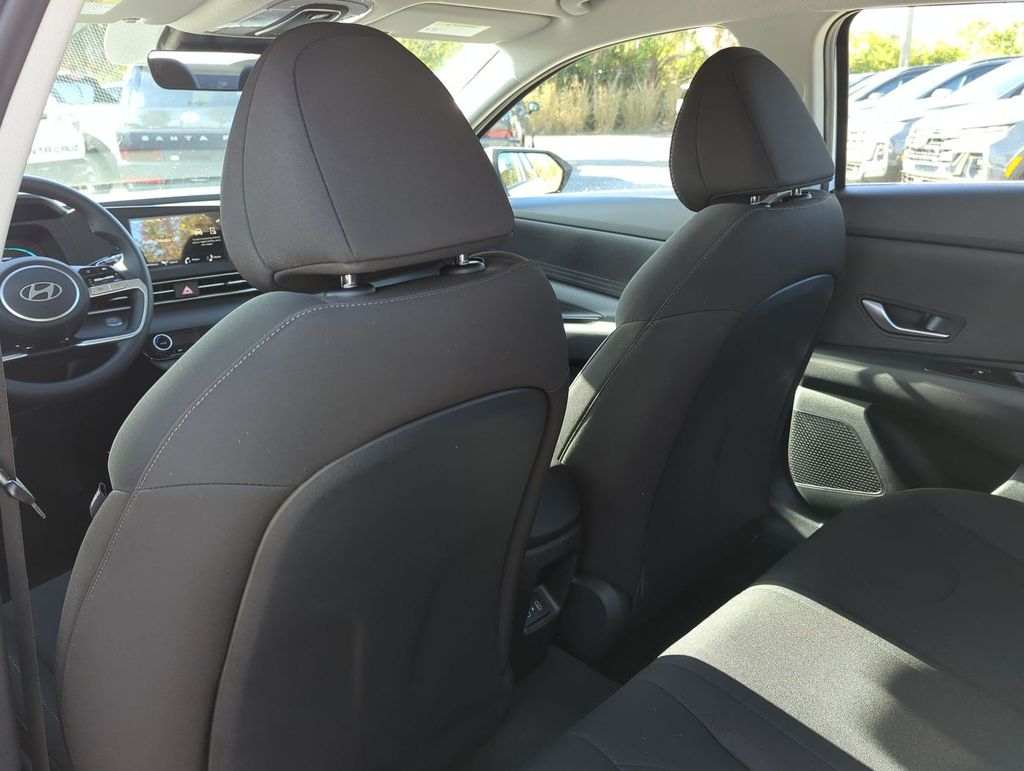 Thumbnail: 2026 Hyundai Elantra - 10