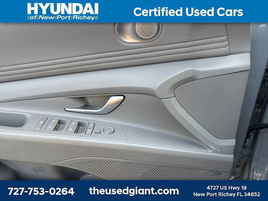 Thumbnail: 2021 Hyundai Elantra - 11