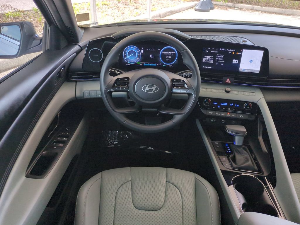 Thumbnail: 2025 Hyundai Elantra - 10