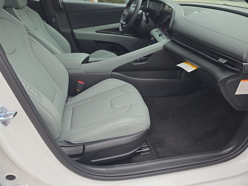 Thumbnail: 2026 Hyundai Elantra - 26
