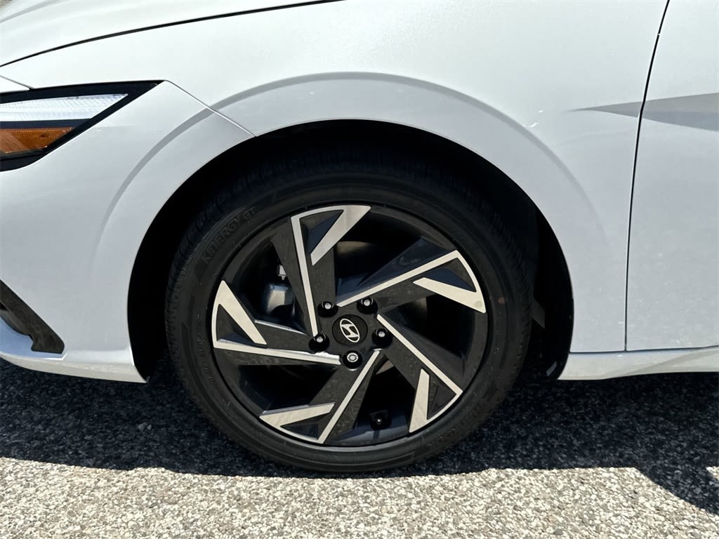Thumbnail: 2025 Hyundai Elantra - 6