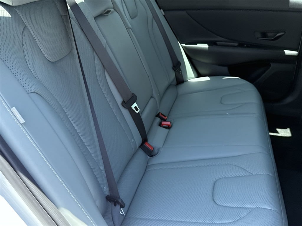 Thumbnail: 2025 Hyundai Elantra - 24