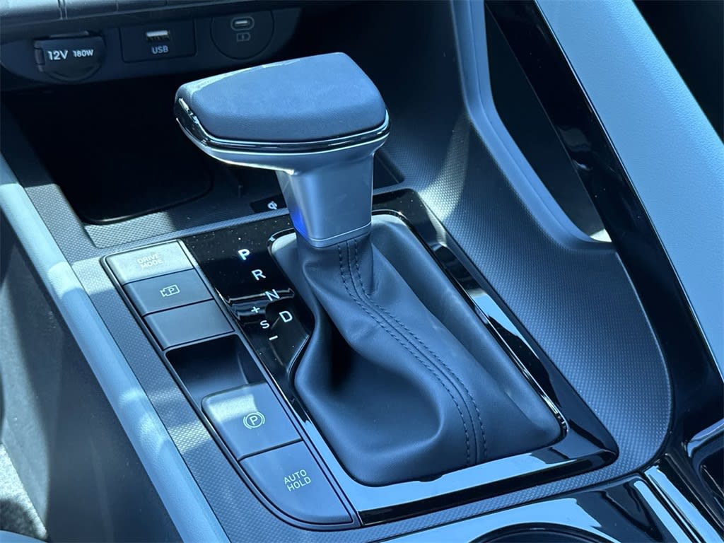 Thumbnail: 2025 Hyundai Elantra - 32