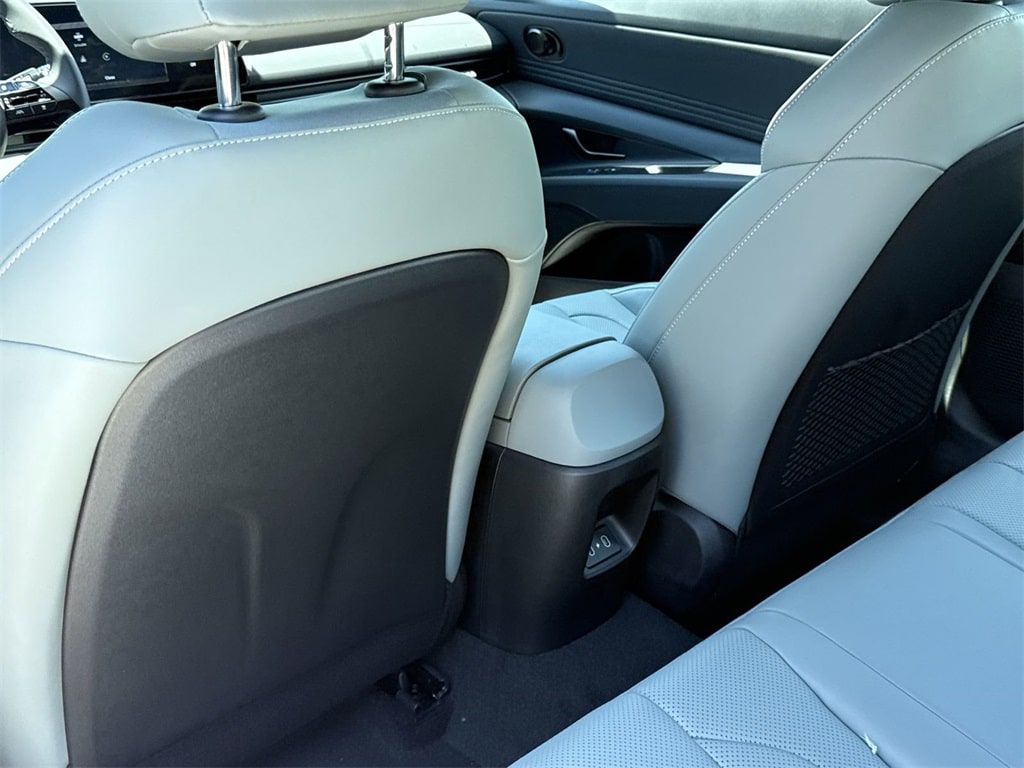 Thumbnail: 2025 Hyundai Elantra - 10