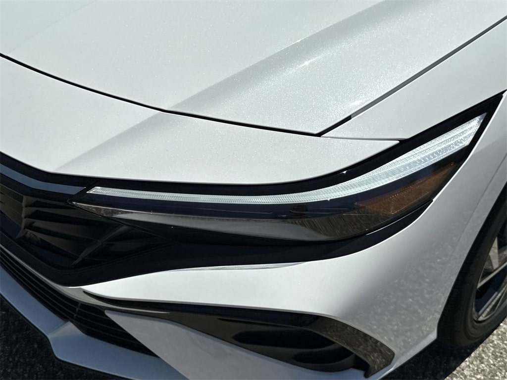 Thumbnail: 2025 Hyundai Elantra - 20