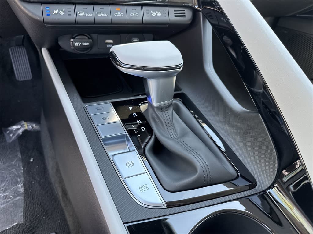 Thumbnail: 2025 Hyundai Elantra - 32