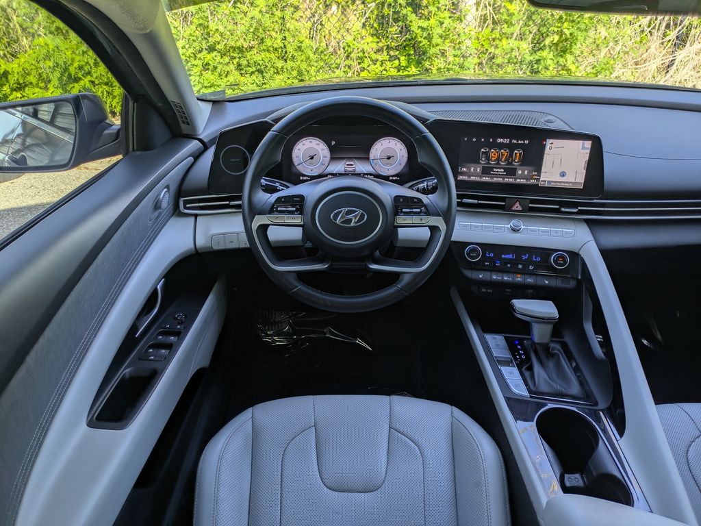 Thumbnail: 2023 Hyundai Elantra - 10