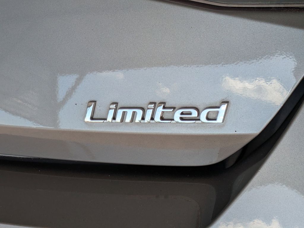 Thumbnail: 2023 Hyundai Elantra - 21