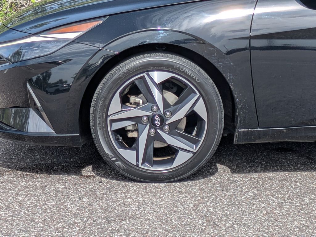 Thumbnail: 2023 Hyundai Elantra - 8