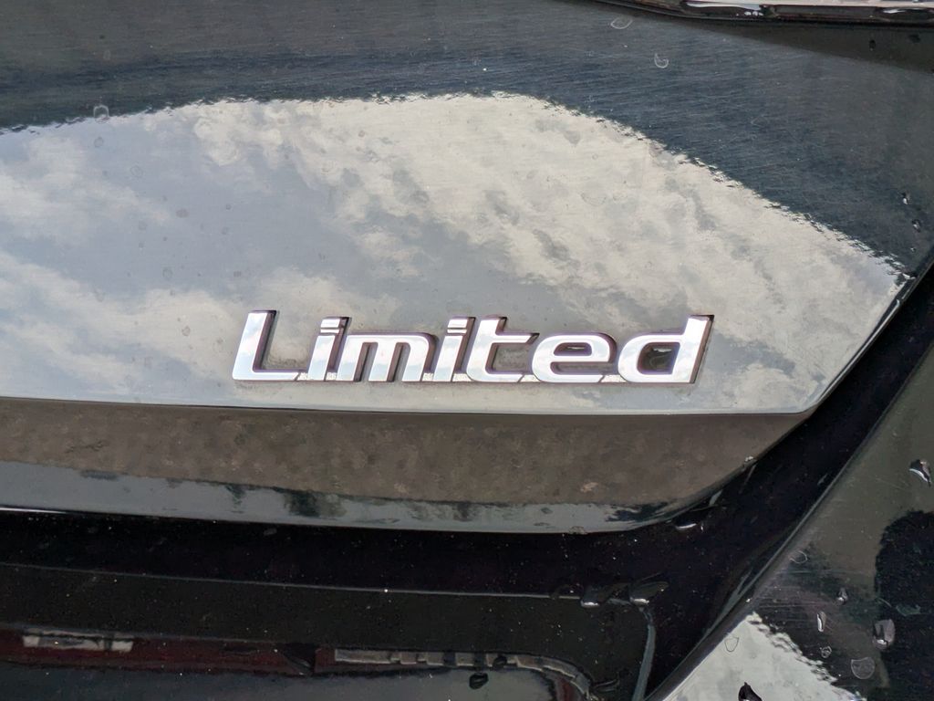 Thumbnail: 2023 Hyundai Elantra - 21