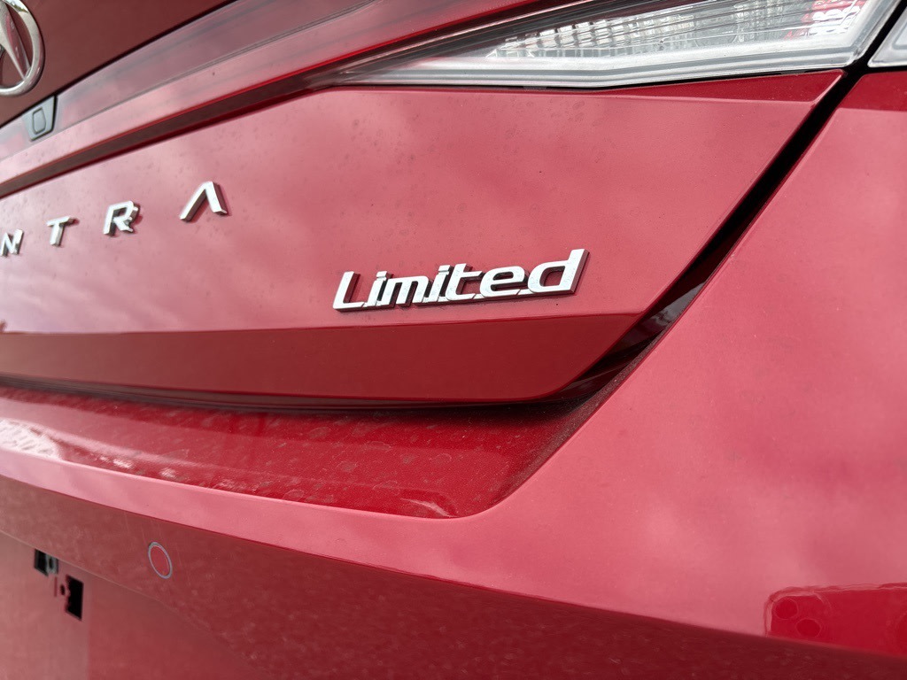 Thumbnail: 2023 Hyundai Elantra - 4