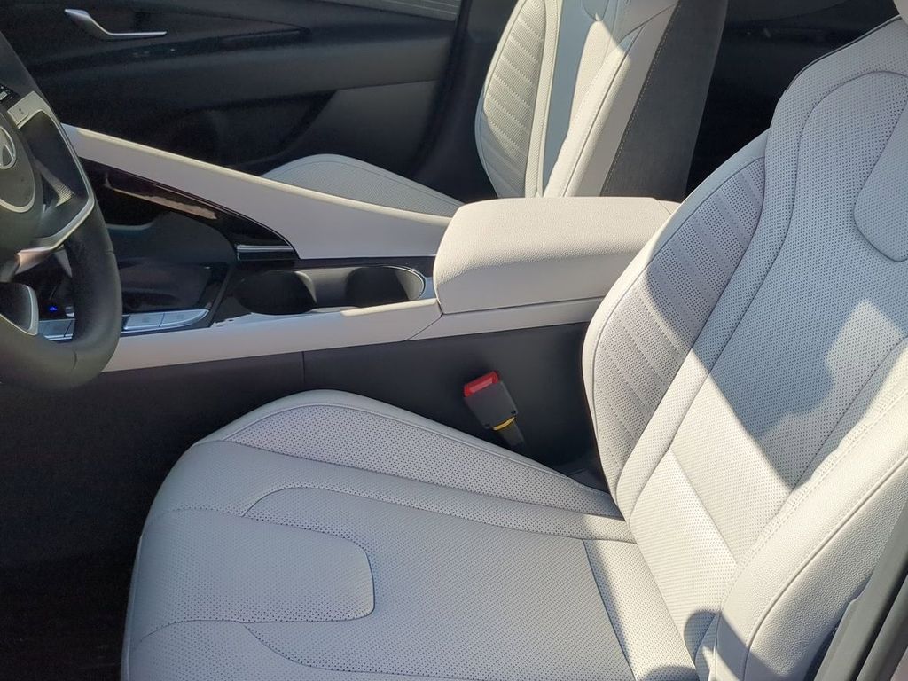 Thumbnail: 2026 Hyundai Elantra - 10