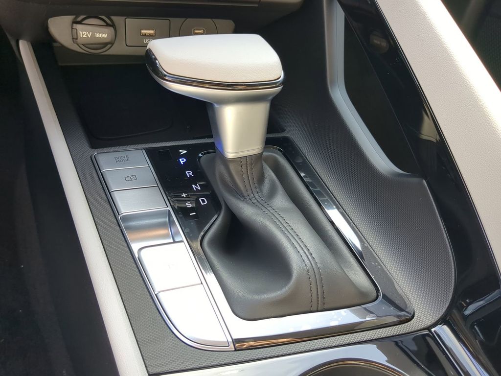 Thumbnail: 2026 Hyundai Elantra - 14