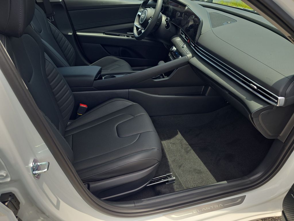 Thumbnail: 2026 Hyundai Elantra - 10
