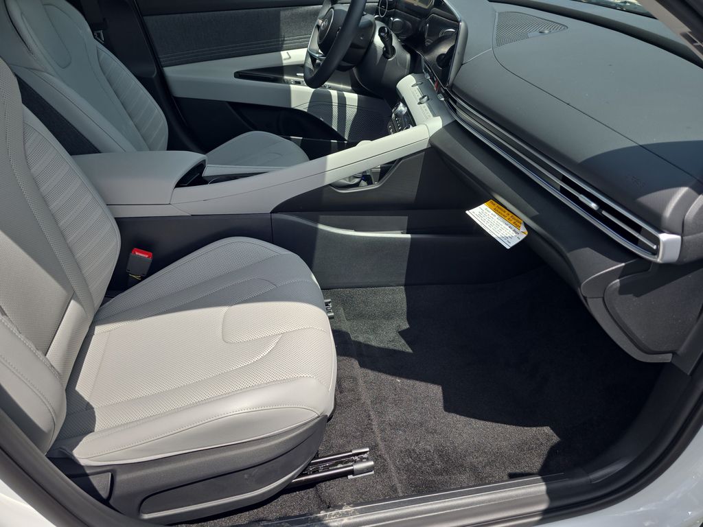 Thumbnail: 2026 Hyundai Elantra - 10