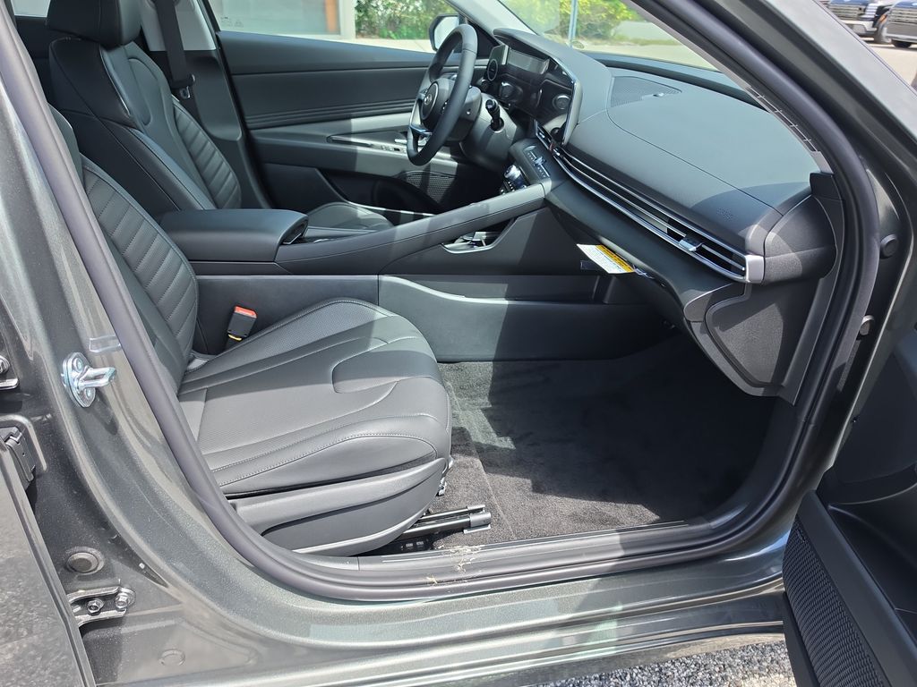 Thumbnail: 2026 Hyundai Elantra - 10