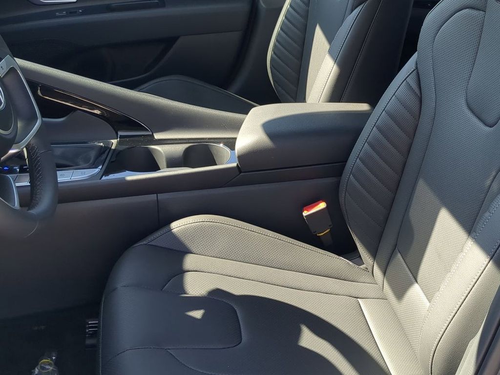 Thumbnail: 2026 Hyundai Elantra - 23