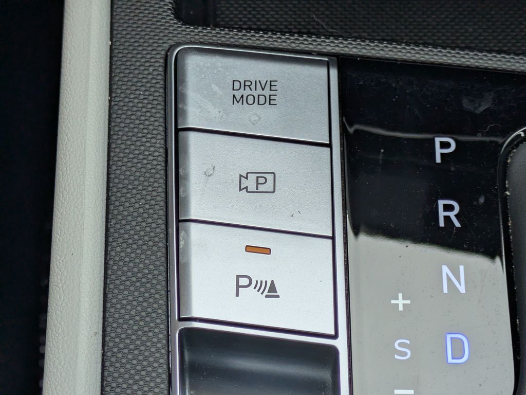 Thumbnail: 2024 Hyundai Elantra - 16