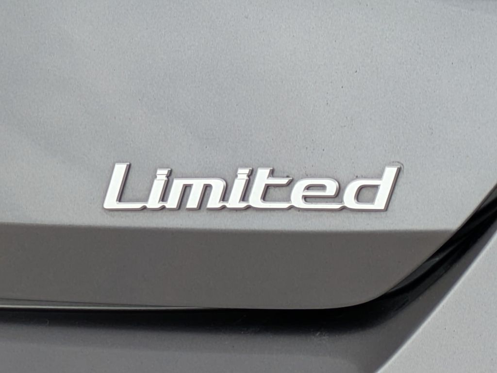 Thumbnail: 2024 Hyundai Elantra - 6
