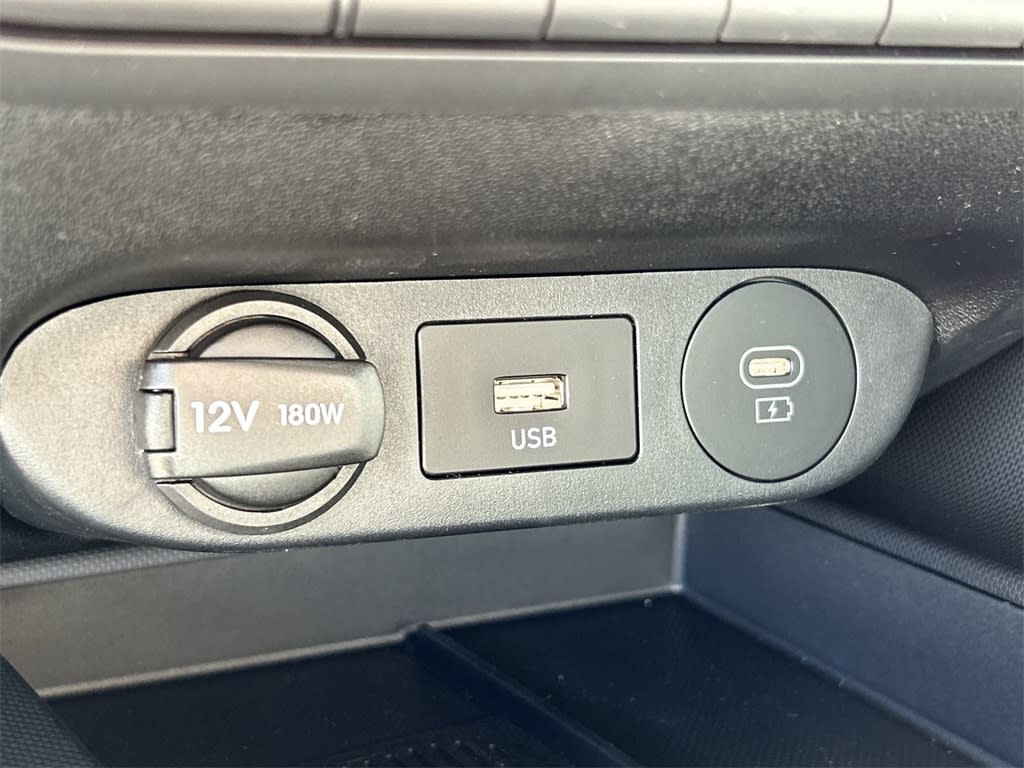 Thumbnail: 2025 Hyundai Elantra - 33