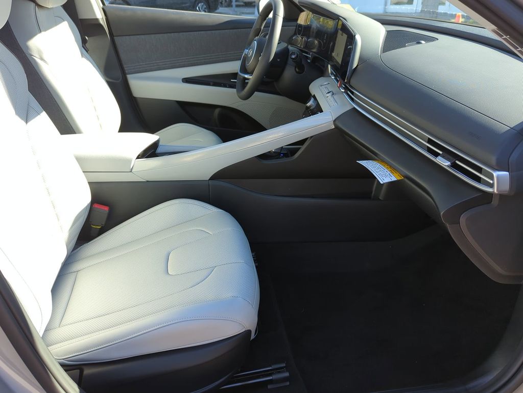 Thumbnail: 2026 Hyundai Elantra - 10